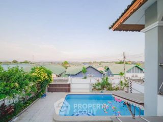Villa en alquiler y en venta de 4 habitaciones en Bang Lamung, Chonburi
