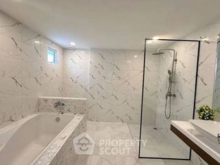 Villa en venta de 4 habitaciones en Bang Lamung, Chonburi