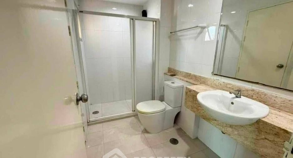 For sale 2 ベッドルーム condo in Din Daeng, Bangkok
