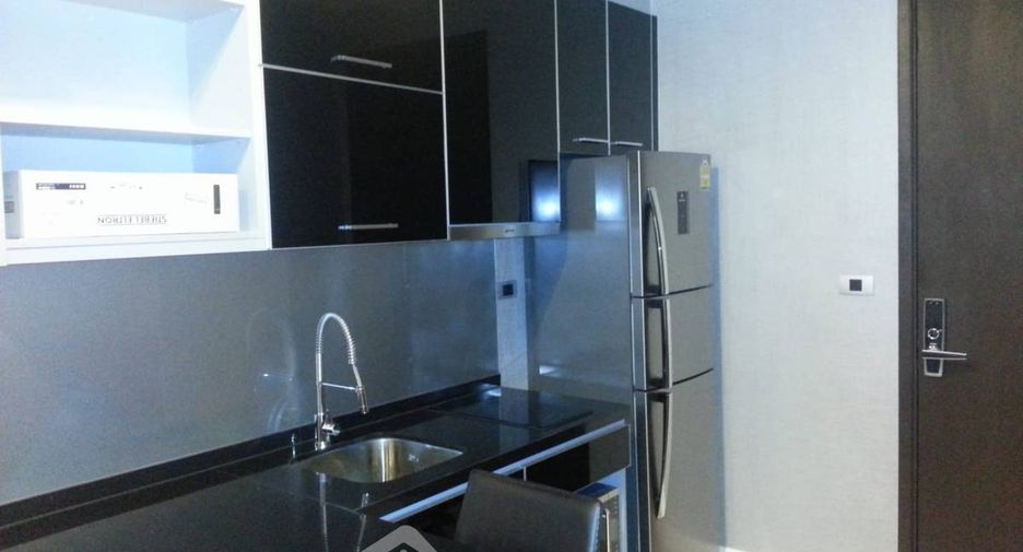 For sale 1 bed condo in Khlong Toei, Bangkok