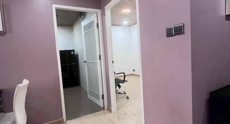 For rent 2 bedrooms condo in Watthana, Bangkok