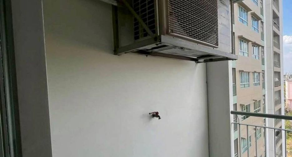 For sale 2 bedrooms condo in Huai Khwang, Bangkok