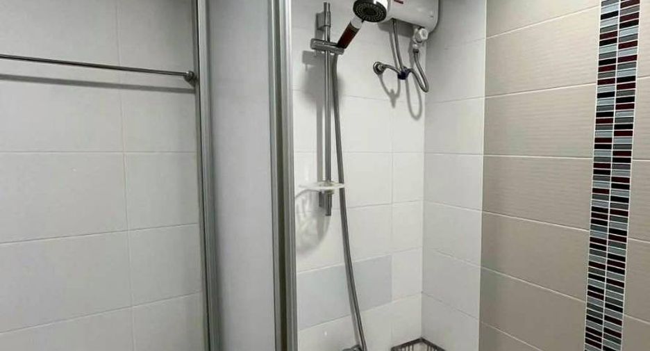 For sale 2 bedrooms condo in Huai Khwang, Bangkok
