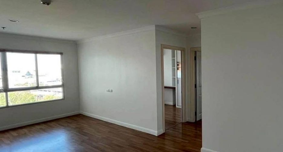 For sale 2 bedrooms condo in Huai Khwang, Bangkok