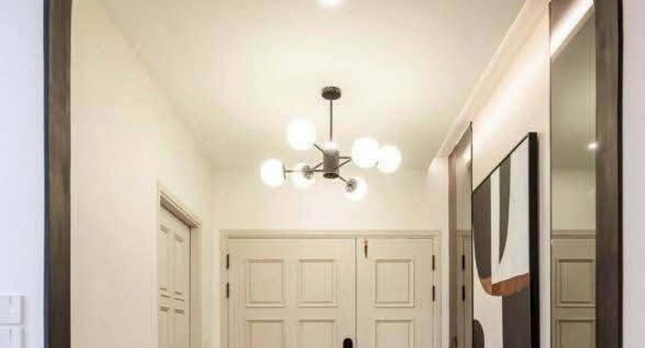 For sale 4 bedrooms condo in Watthana, Bangkok