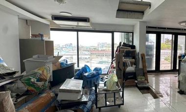For sale 2 ベッドルーム condo in Khlong Toei, Bangkok