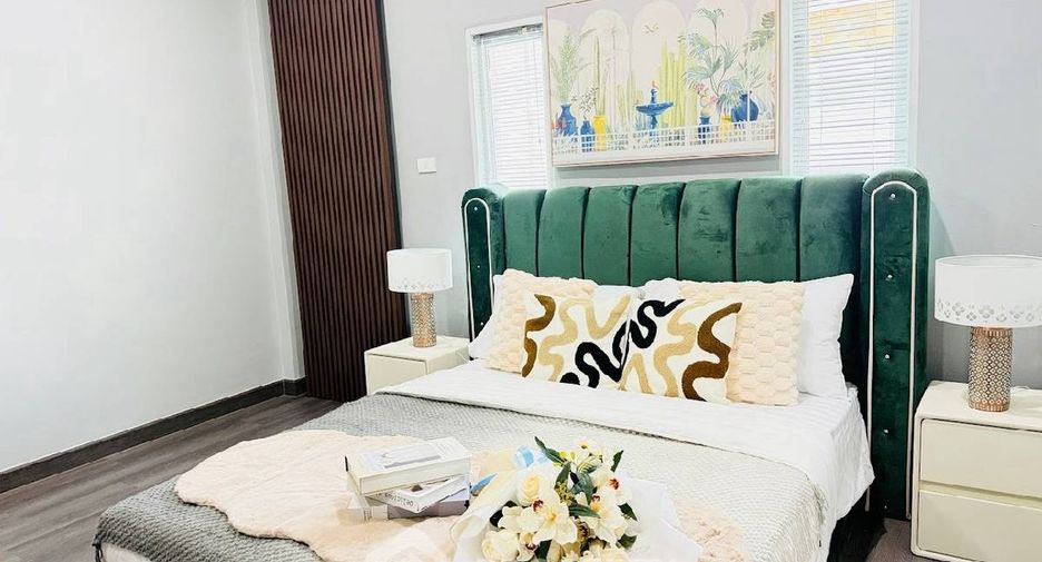 Villa en alquiler y en venta de 4 habitaciones en Bang Lamung, Chonburi