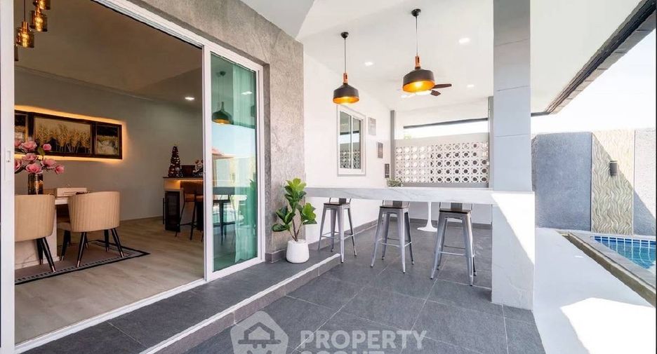 Villa en alquiler y en venta de 4 habitaciones en Bang Lamung, Chonburi