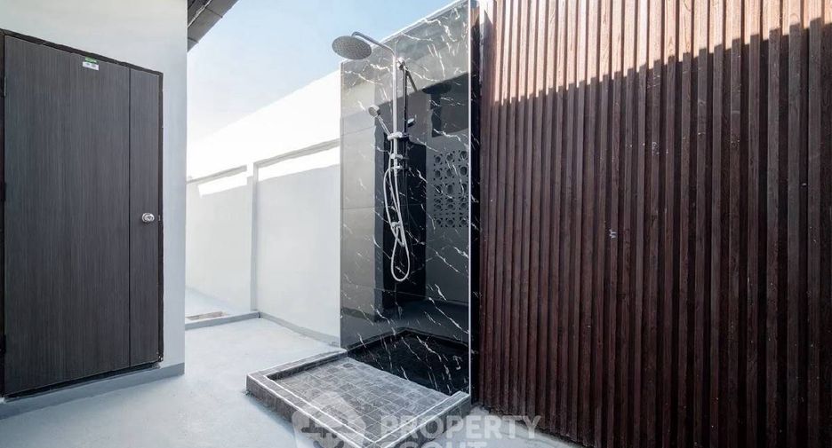 Villa en alquiler y en venta de 4 habitaciones en Bang Lamung, Chonburi