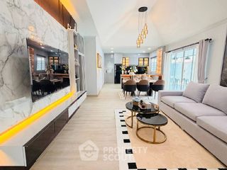 Villa en alquiler y en venta de 4 habitaciones en Bang Lamung, Chonburi