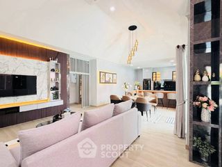 Villa en alquiler y en venta de 4 habitaciones en Bang Lamung, Chonburi