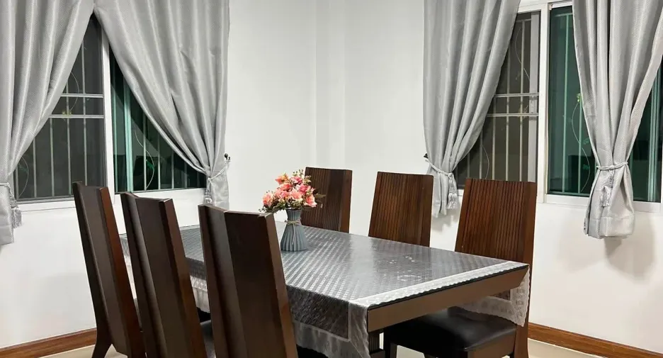Casa en alquiler de 4 habitaciones en San Sai, Chiang Mai