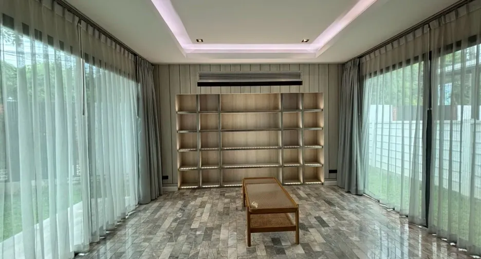 For sale 4 bedrooms house in Mueang Chiang Mai, Chiang Mai