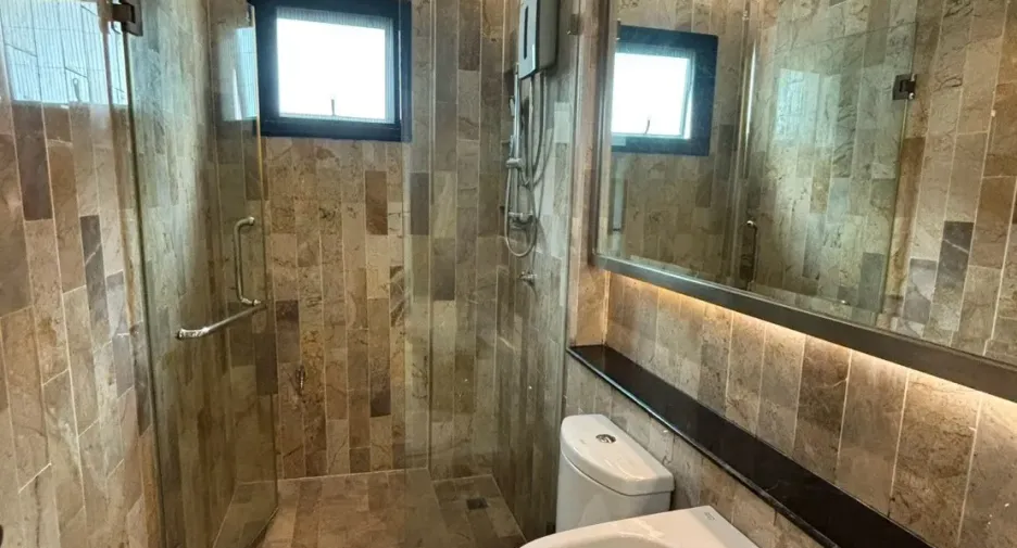 For sale 4 bedrooms house in Mueang Chiang Mai, Chiang Mai