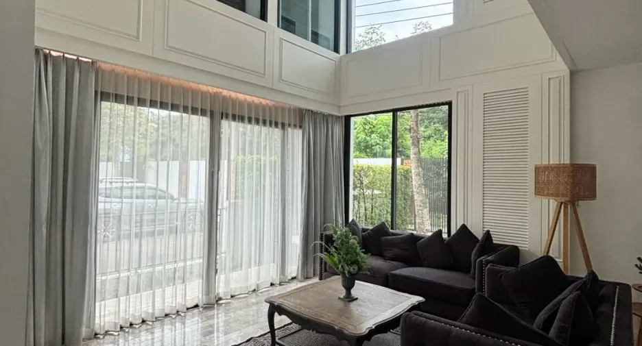 For sale 4 bedrooms house in Mueang Chiang Mai, Chiang Mai
