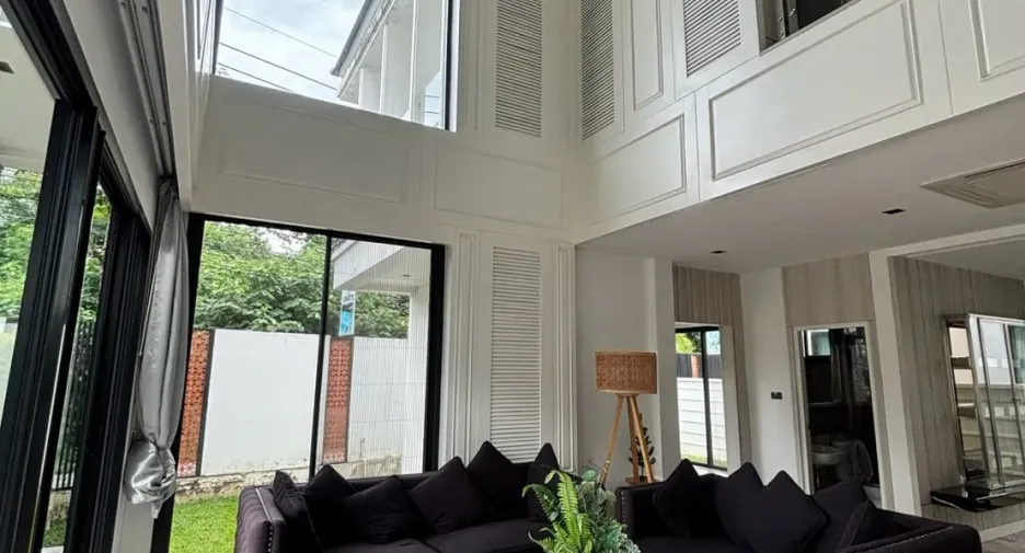 For sale 4 bedrooms house in Mueang Chiang Mai, Chiang Mai