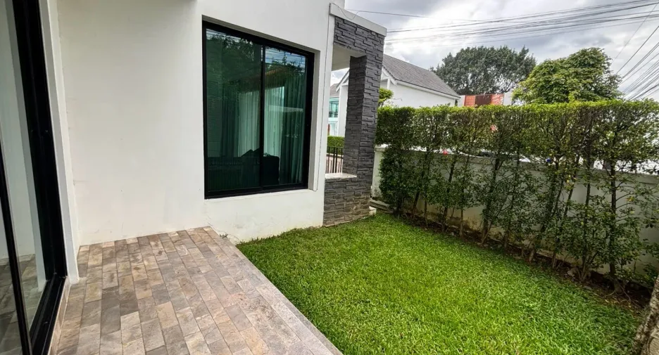 For sale 4 bedrooms house in Mueang Chiang Mai, Chiang Mai