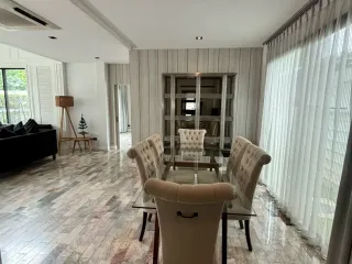 For sale 4 bedrooms house in Mueang Chiang Mai, Chiang Mai