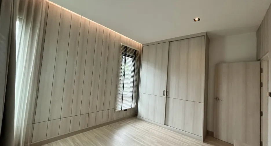 For sale 4 bedrooms house in Mueang Chiang Mai, Chiang Mai