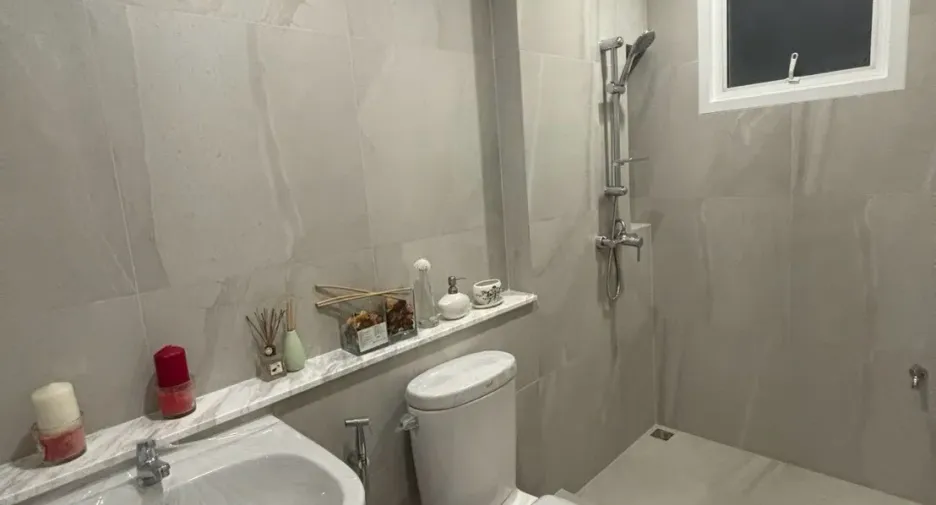 For sale 4 bedrooms house in Mueang Chiang Mai, Chiang Mai