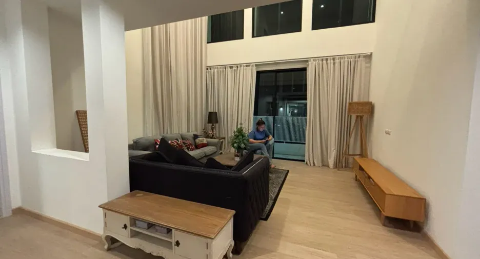 For sale 4 bedrooms house in Mueang Chiang Mai, Chiang Mai