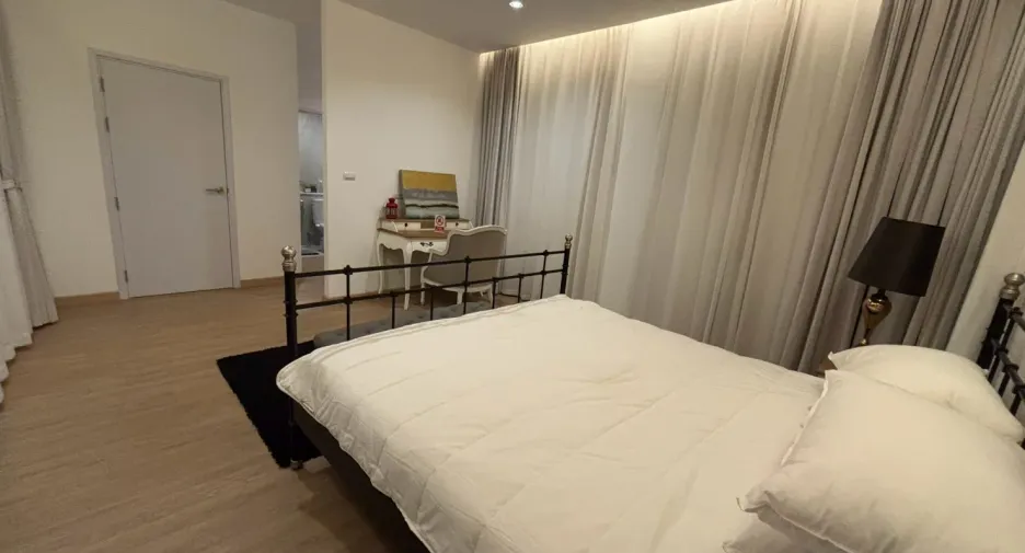 For sale 4 bedrooms house in Mueang Chiang Mai, Chiang Mai