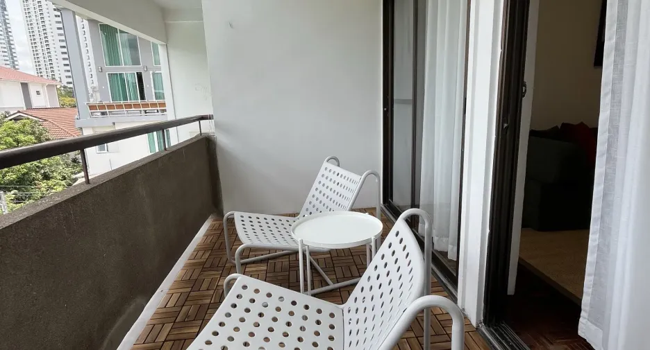 For rent 2 bedrooms apartment in Khlong Toei, Bangkok