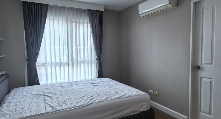 Condo en alquiler de 2 habitaciones en Huai Khwang, Bangkok