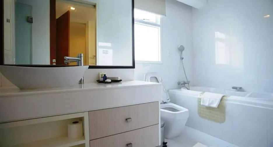 Apartamento en alquiler de 2 habitaciones en Khlong Toei, Bangkok