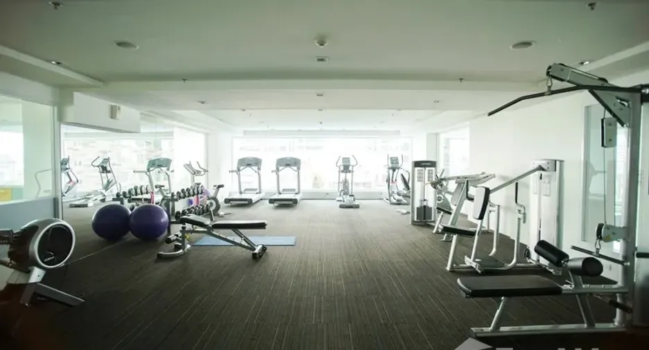 Apartamento en alquiler de 2 habitaciones en Khlong Toei, Bangkok