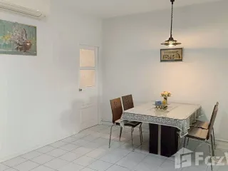 For rent 2 ベッドルーム house in Phra Khanong, Bangkok