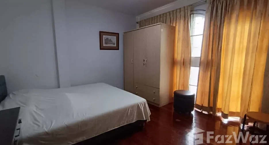 For rent 2 ベッドルーム house in Phra Khanong, Bangkok