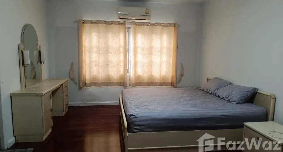 For rent 2 ベッドルーム house in Phra Khanong, Bangkok