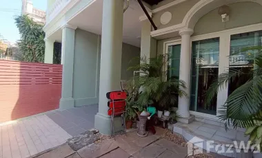 For rent 2 ベッドルーム house in Phra Khanong, Bangkok
