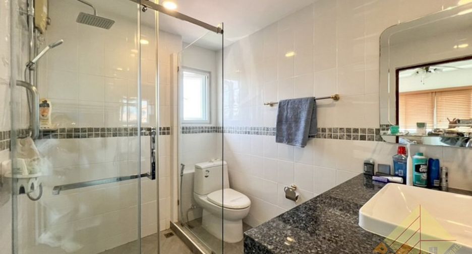 For sale 6 bedrooms house in Bang Lamung, Chonburi