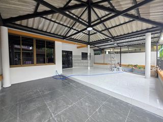 For sale 5 bedrooms house in Nakhon Chai Si, Nakhon Pathom