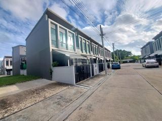 Reihenhaus zum Kauf mit 3 Zimmer in Thung Khru, Bangkok