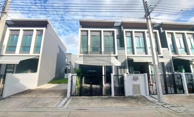Reihenhaus zum Kauf mit 3 Zimmer in Thung Khru, Bangkok