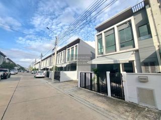 Reihenhaus zum Kauf mit 3 Zimmer in Thung Khru, Bangkok