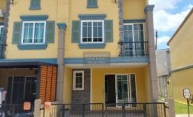 À vendre 3 chambres maison de ville à Mueang Pathum Thani, Pathum Thani