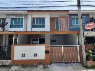 Casa adosada en venta de 3 habitaciones en Bang Phli, Samut Prakan