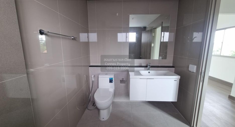 For sale 4 bedrooms house in Saphan Sung, Bangkok