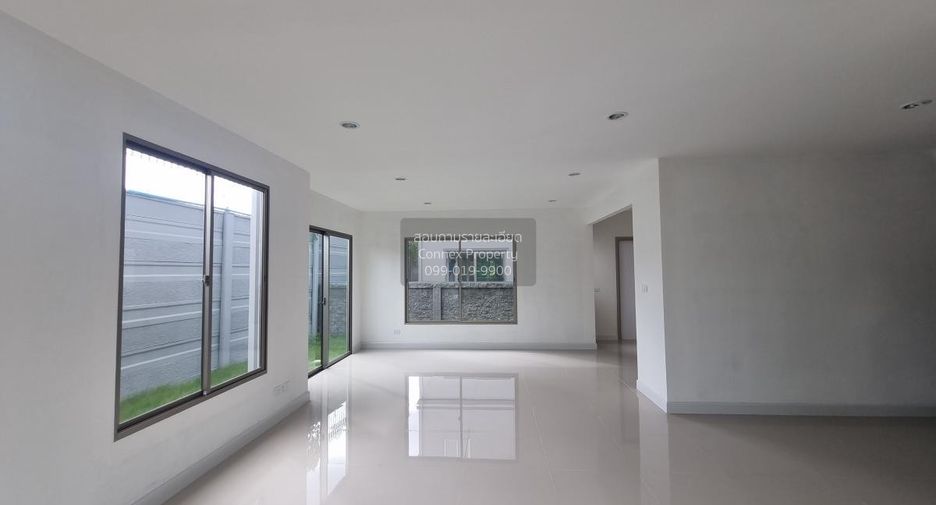 For sale 4 bedrooms house in Saphan Sung, Bangkok