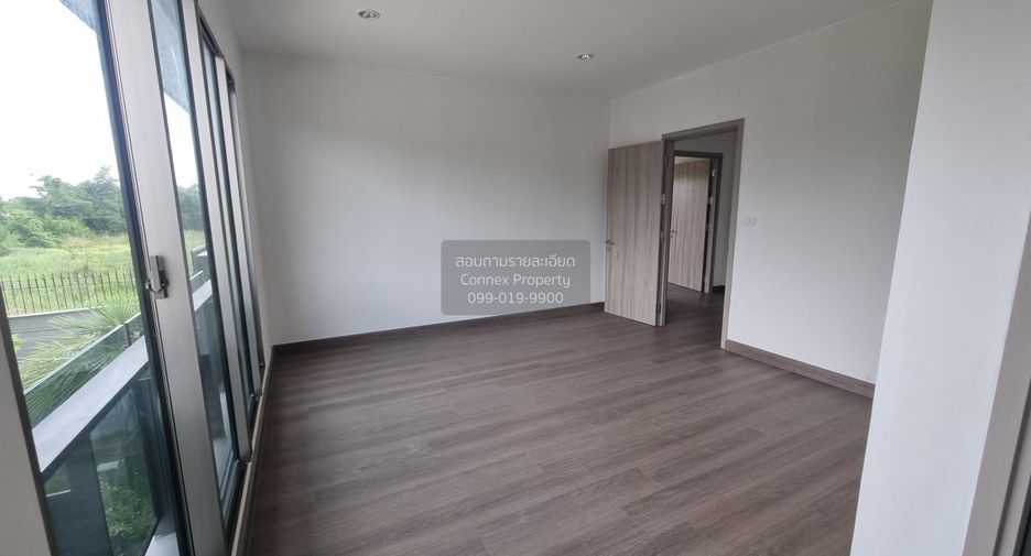 For sale 4 bedrooms house in Saphan Sung, Bangkok