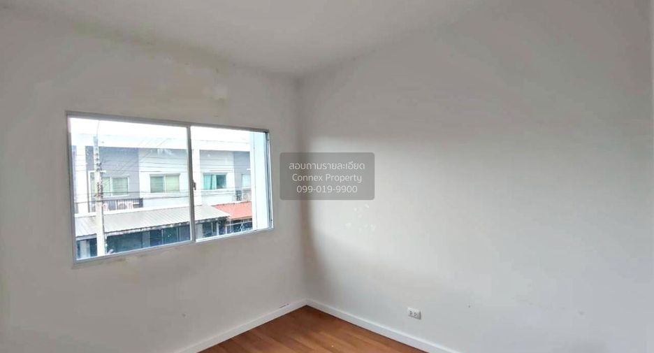 Casa adosada en venta de 3 habitaciones en Bang Khun Thian, Bangkok