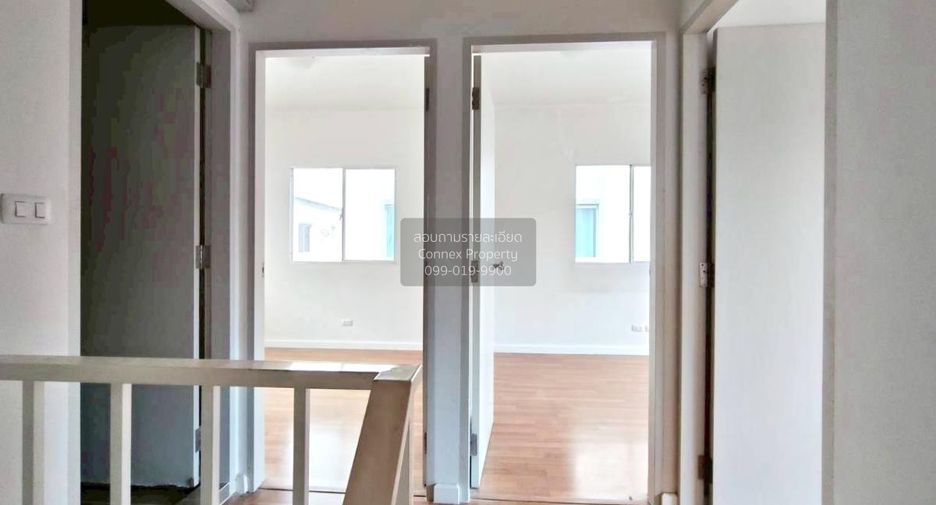 Casa adosada en venta de 3 habitaciones en Bang Khun Thian, Bangkok