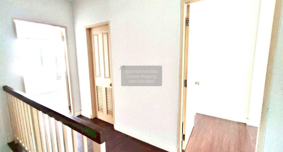 Casa adosada en venta de 3 habitaciones en Rat Burana, Bangkok