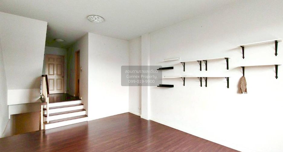Casa adosada en venta de 3 habitaciones en Rat Burana, Bangkok