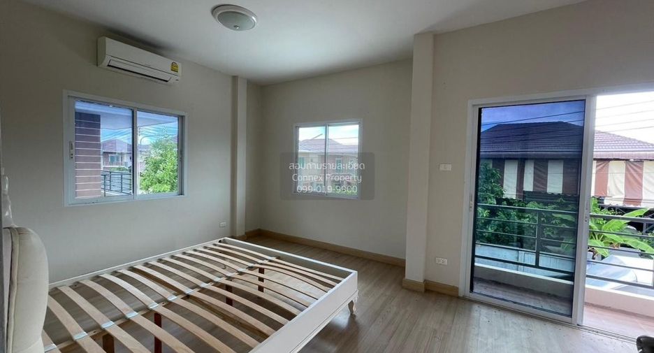 出售 3 卧室 独立屋 在 Si Racha, Chon Buri