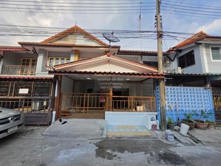 For sale 3 bedrooms townhouse in Nakhon Chai Si, Nakhon Pathom